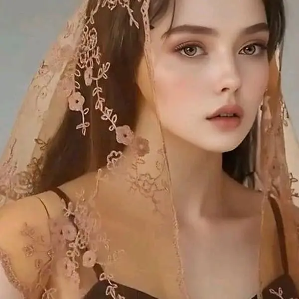 Women's Elegant Lace Mantilla Veil - Embroidered Leaf Print, Religious Ceremony Symbol of Reverence, Wedding Bridal Accessory