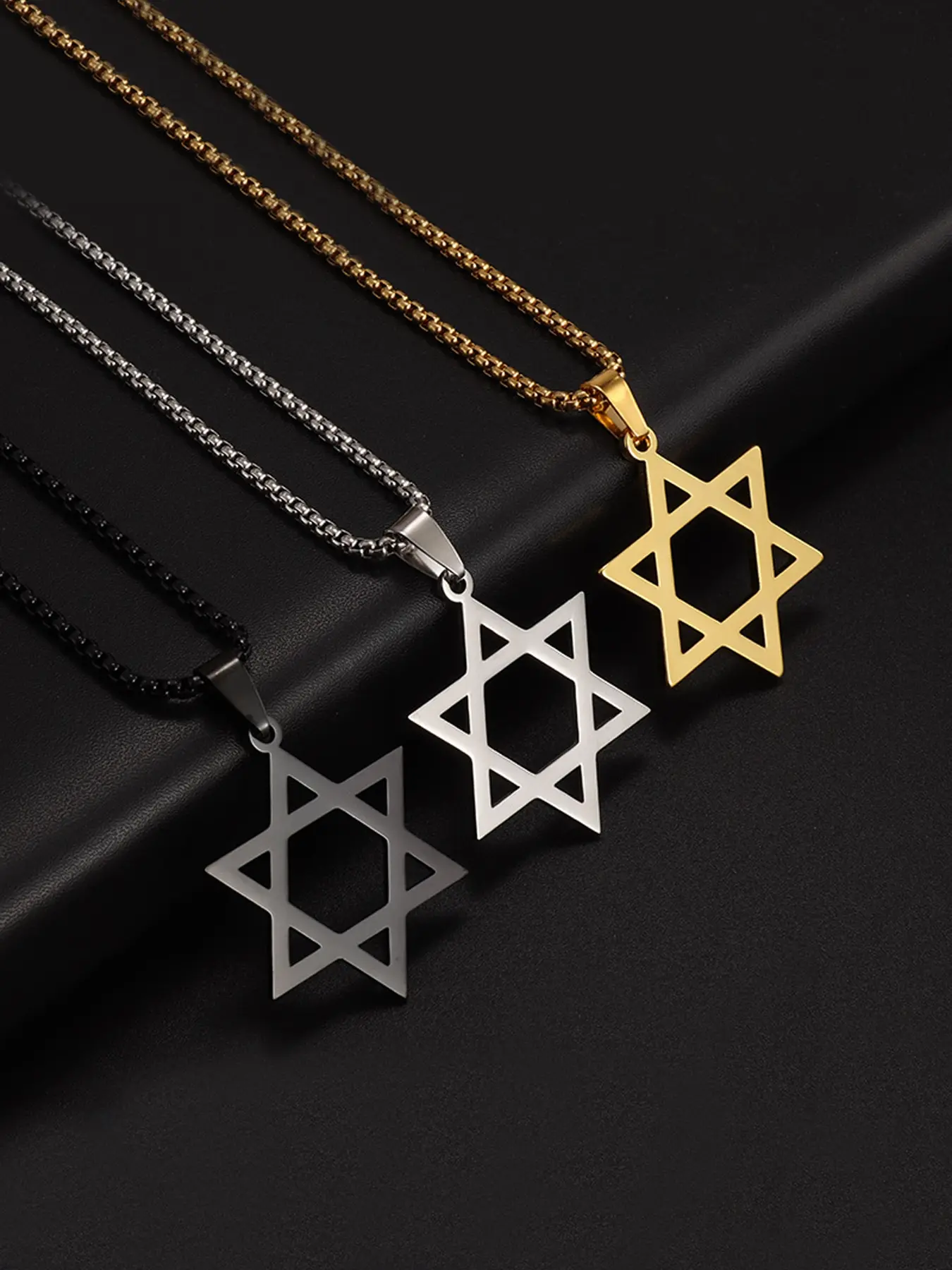 Hip hop trendy hexagonal star pendant Fashion Cool Accessories Necklace, suitable for daily wear, vacation and dating occasions, and is also a surprising and exquisite small gift.