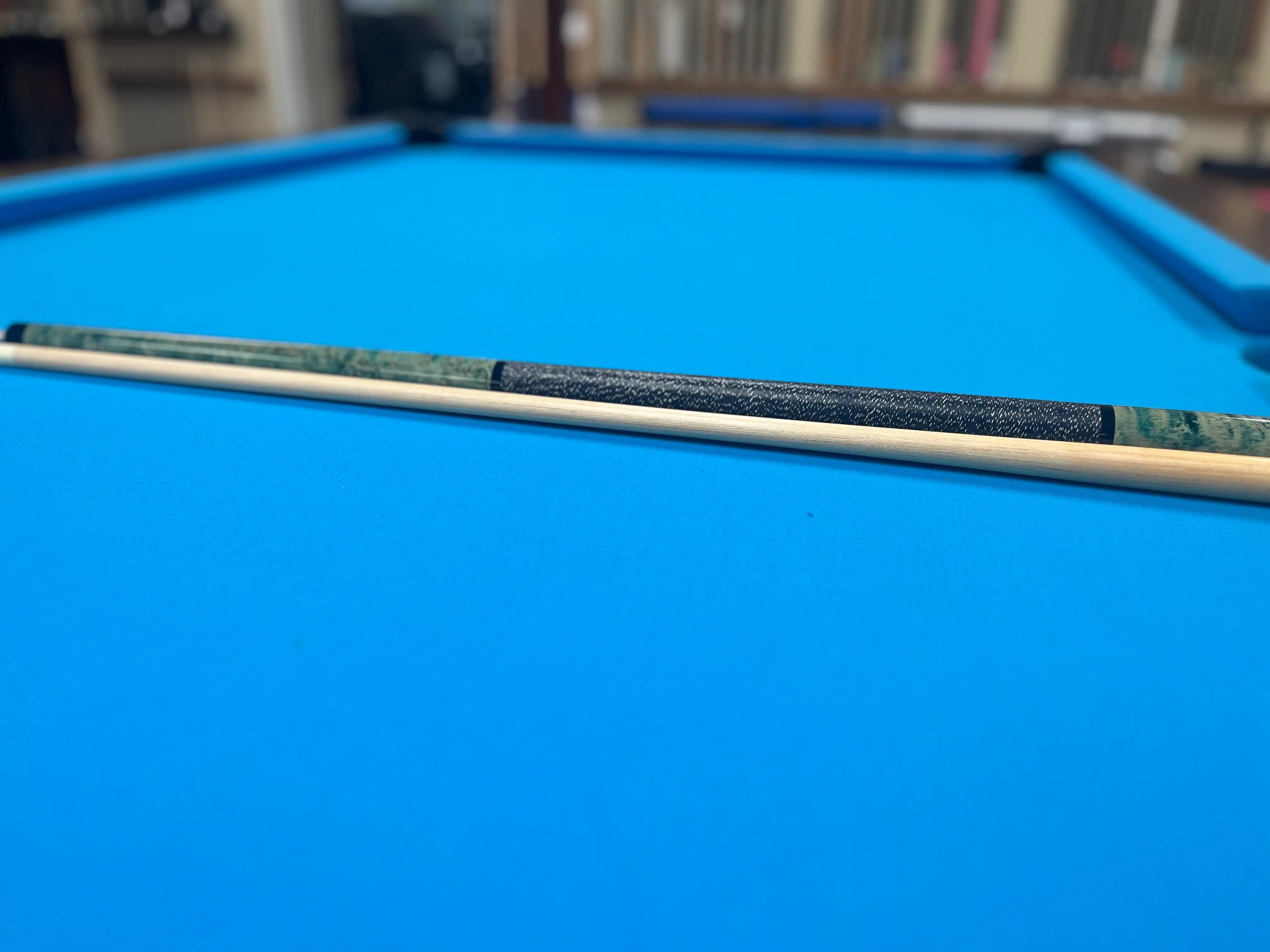 Jacoby Professional Snooker-Style Billiard Cue, Custom Design for Ball Sports with 13mm Tiger Everest Tip, Customized