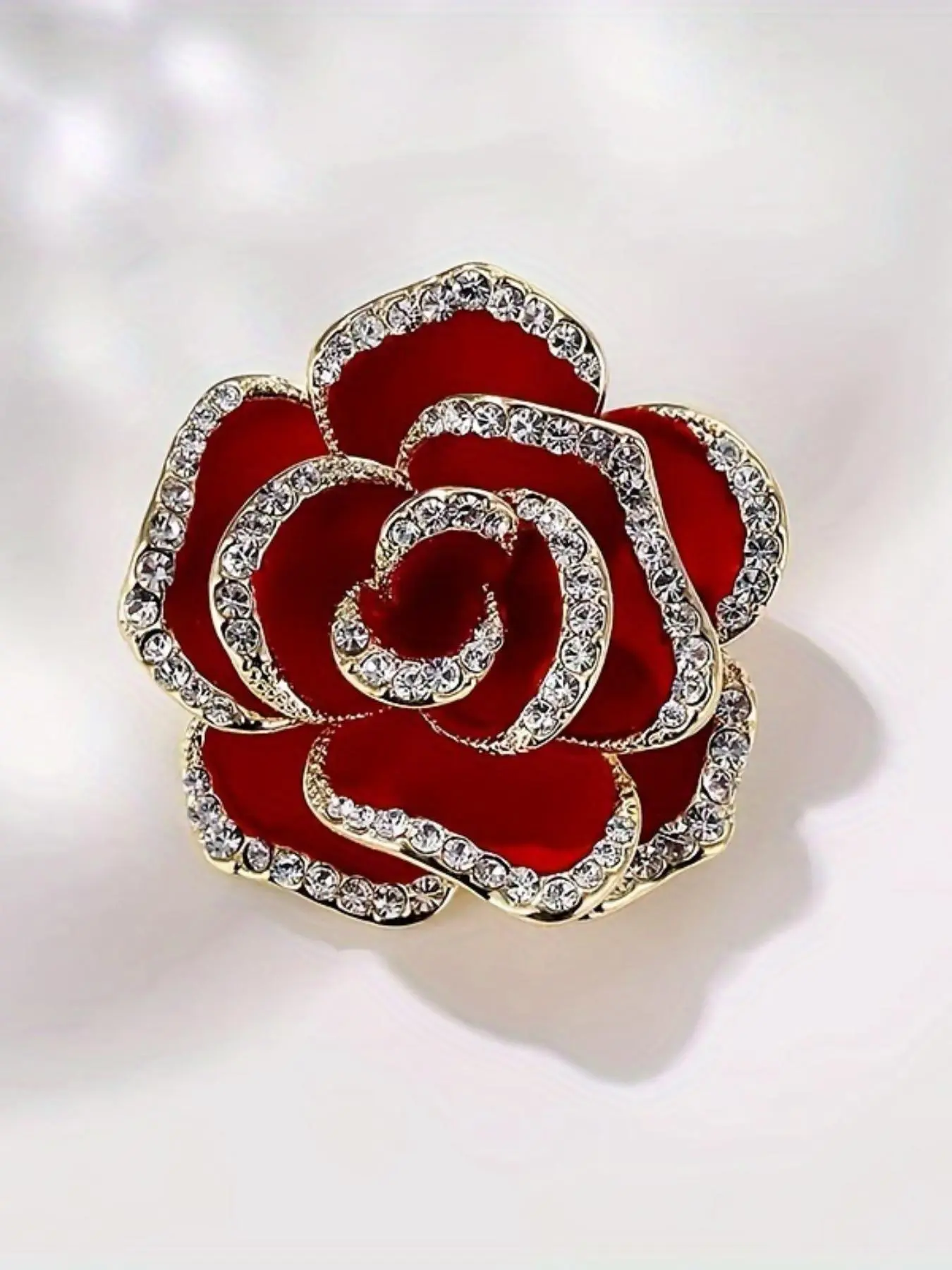 Elegant Rose Rhinestone Camellia Flower Brooch Alloy Sparkling Brooch Pin with Crystals for Women, Stylish Lapel Pin Clip in for Clothes Suit Sweater Accessories, Fashion Accessory