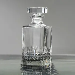 Luxury Crystal Whiskey Decanter with Stopper, Elegant Vintage Square Glass Liquor Bottle for Scotch, Bourbon & Wine – TikTok Trending Barware Gift