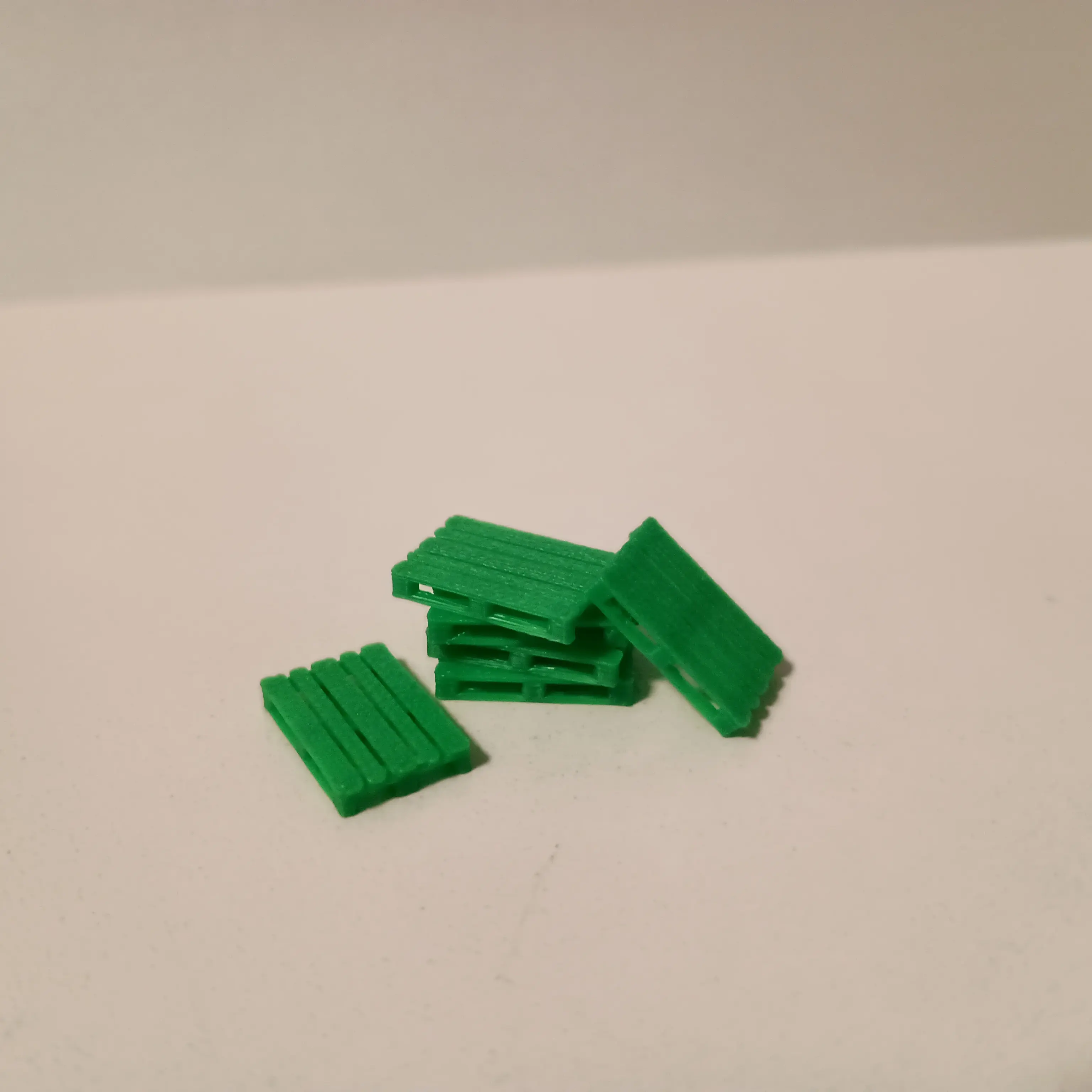 Miniature Wooden Pallets - Model Train Sets, Dioramas, Table-Top Games