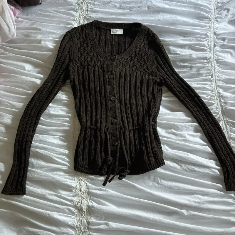 Ann Taylor Loft Brown Top Size Medium - Long Sleeve Top with Button Front and Ribbed Design for Women's Womenswear - Shirts