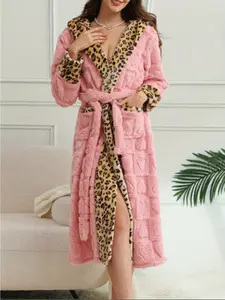 Women's Plush Long Robe, Soft Warm Hooded Leopard Loungewear Bathrobe, Loose-Fit Winter Kint Fabric, Ideal for Bathtub & Spa Shower Room