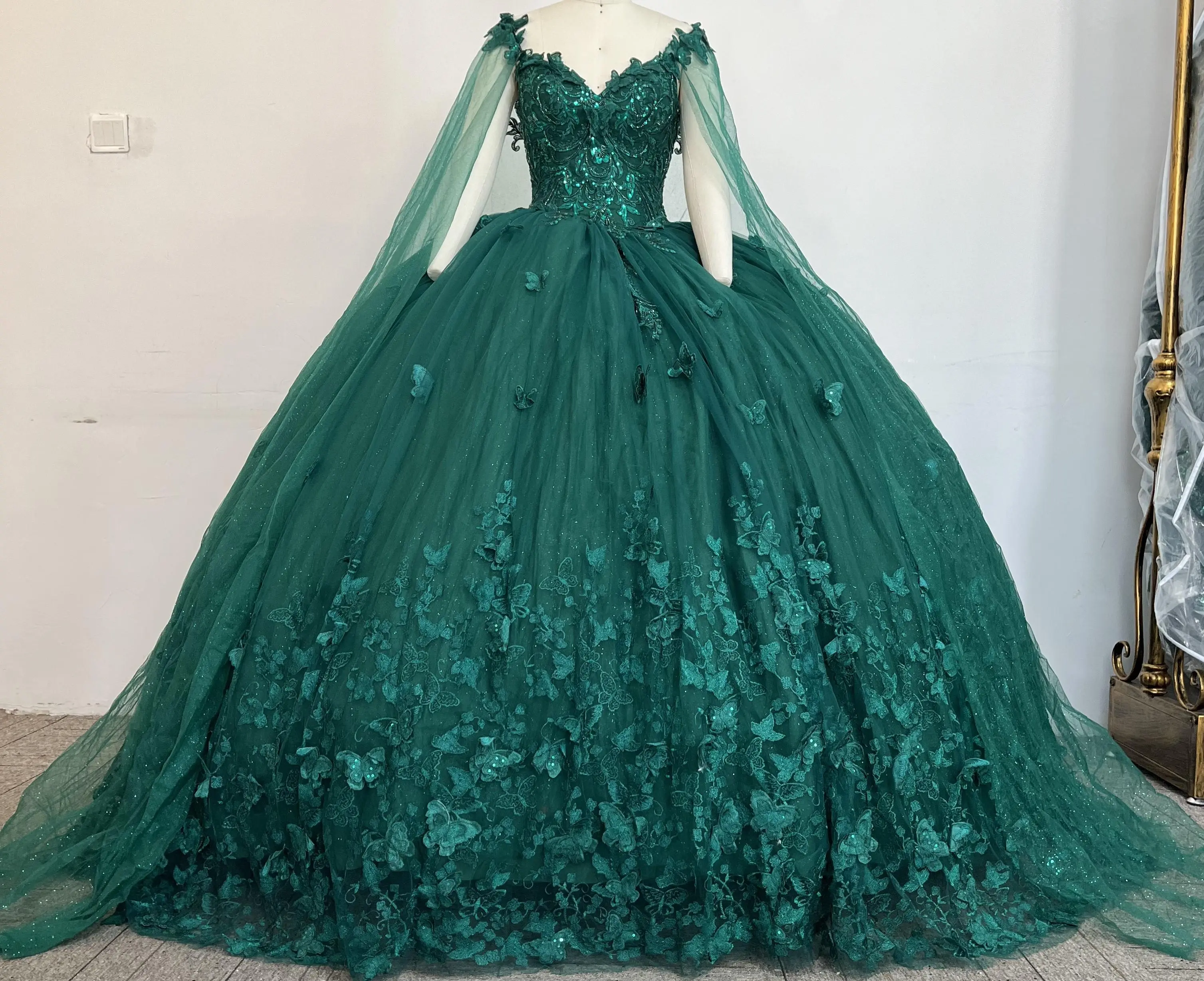(LIVE 18) Quinceanera Ball Gown Dress Lace Detail and Glitter Tulle Mexican Butterfly embroidery Sweet 15 Party Dress