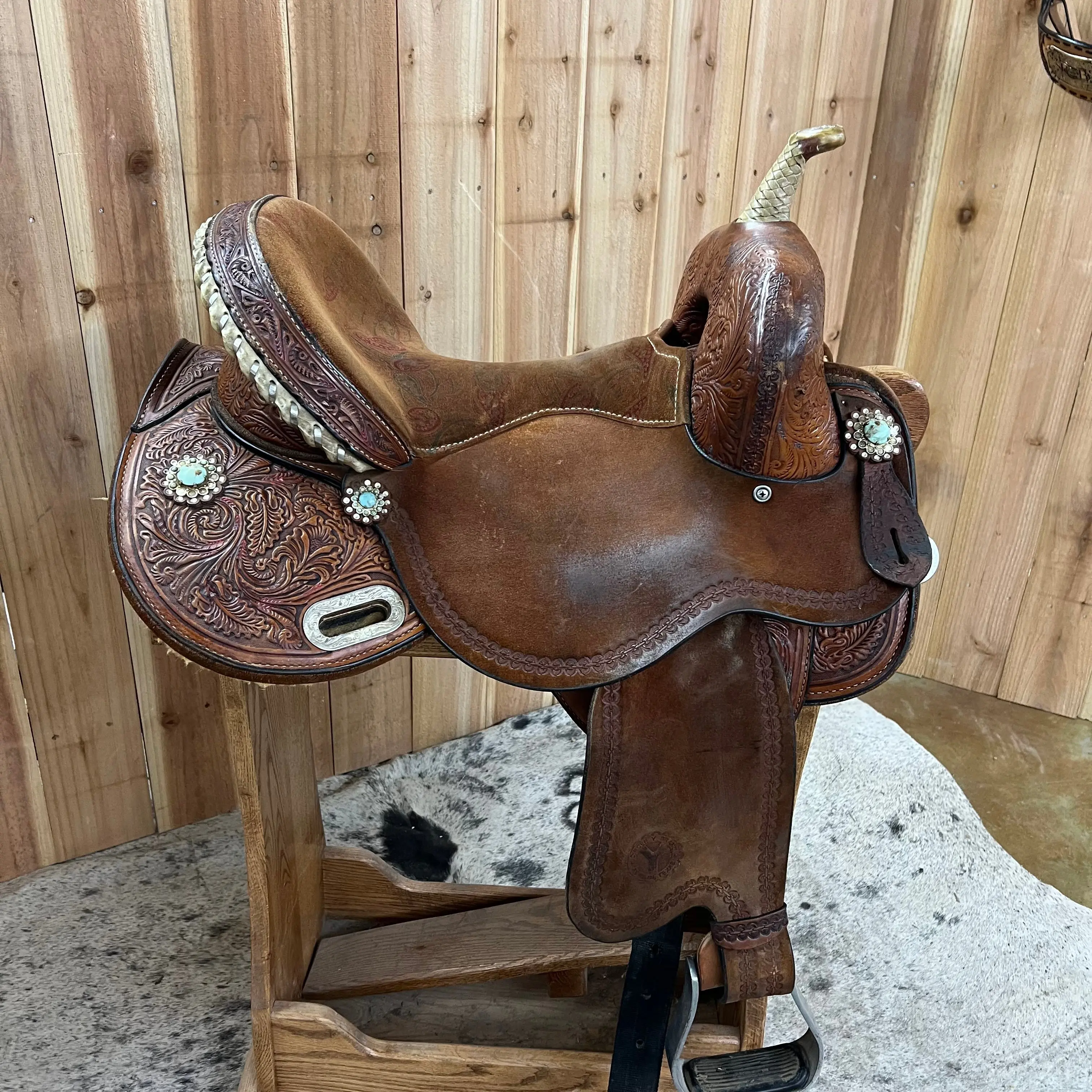 Used Circle Y B Free Treeless Barrel Saddle, 14.5" Seat