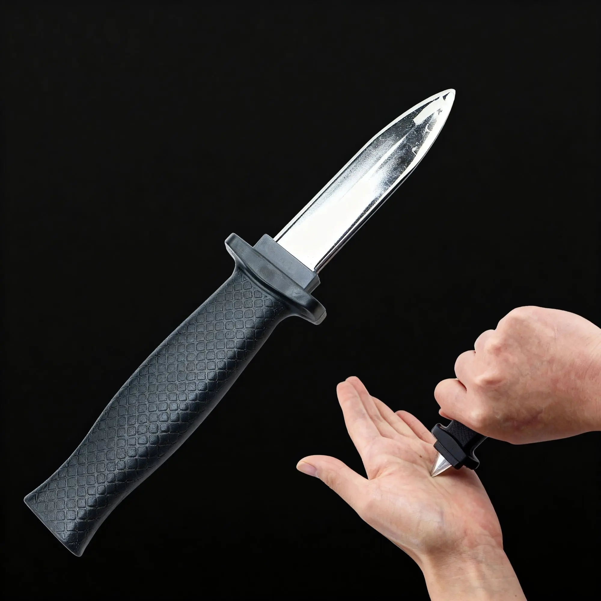 2 Pcs Retractable Fake Knife Retractable Prop Knife Gag Magic Toy Fake Dagger Joke Prank Props Trick Disappear Plastic Blade Trick for Halloween Fools Day Joke