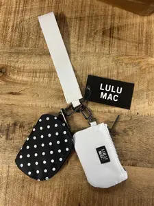 DOUBLE POUCH WRISTLET