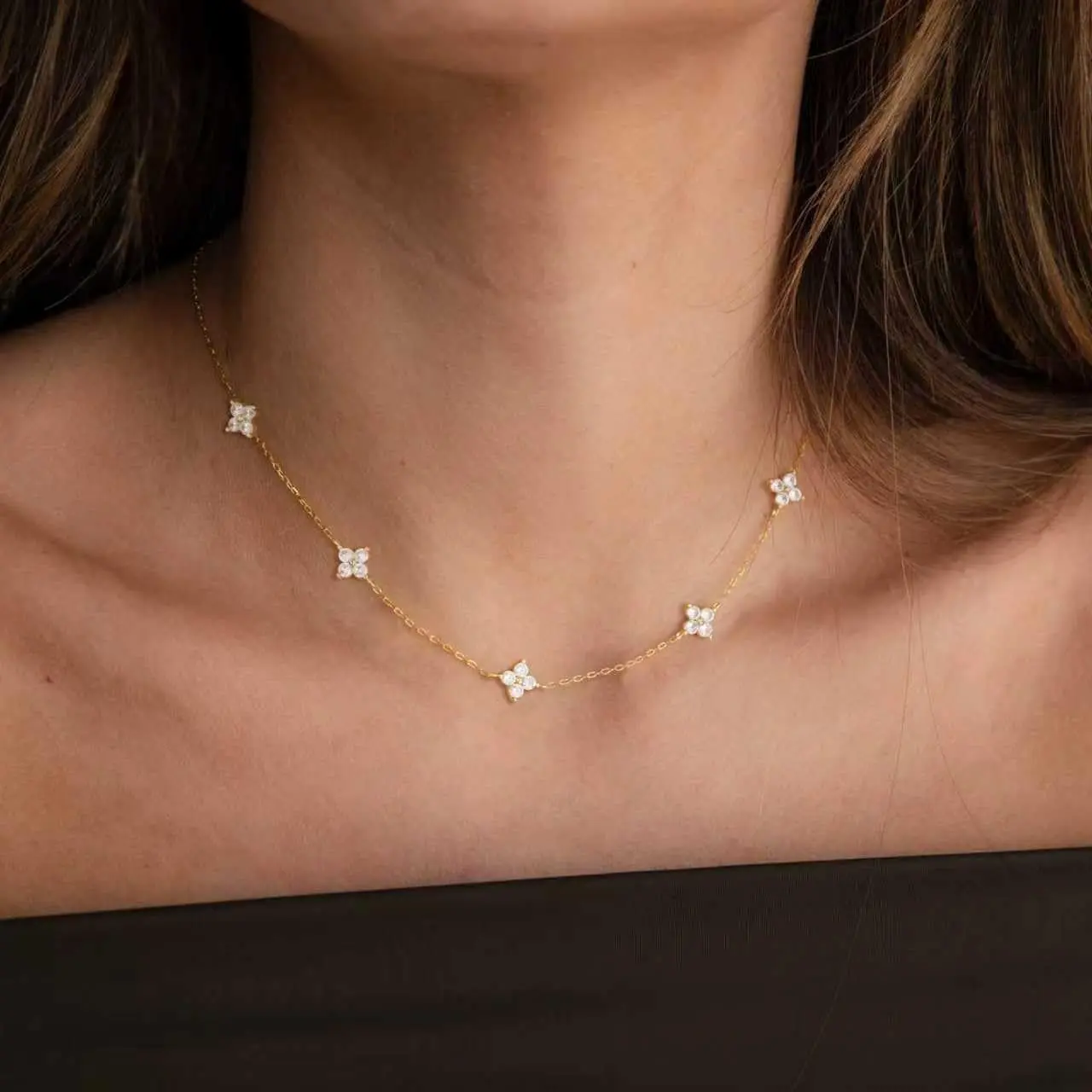 Dainty Silver Gold Necklaces for Women Cute Station Choker Simulated Diamond Necklace Simple Lucky 4-Leaf Clover CZ Necklace Trendy Jewelry Gifts