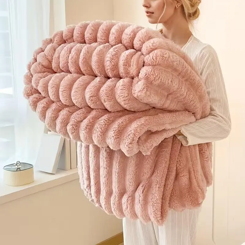 【UFIST-King 】Ultra soft & skin-friendly, cozy and lightweight. Perfect for couches and beds. Warm home decor, thoughtful gift for family and friends.
