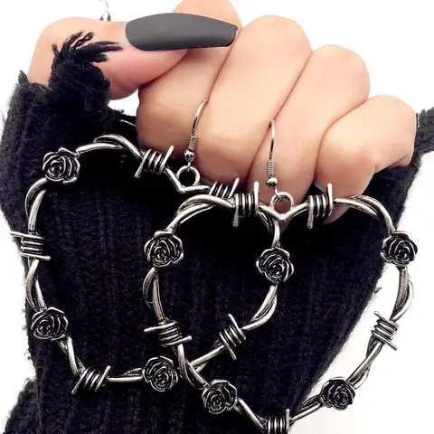 Vintage Punk Alloy Gothic Thorn Rose Heart Party Earrings, Bold Women's Jewelry, Unique Fashion Accessory, Perfect for Events, Statement Earrings, Punk Style Earrings