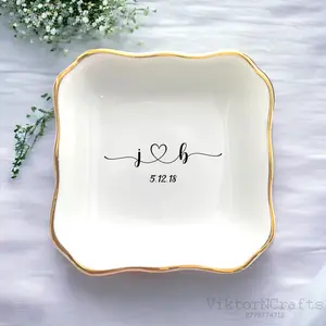 Personalized Engagement Ring Dish, Engagement Gifts for Couples, Wedding Anniversary Keepsake, Handmade Jewelry Holder for Bride and Groom, Romantic Bridal Shower Gift, Perfect Wedding Day Gift for Newlyweds or Valentine’s Couple Present