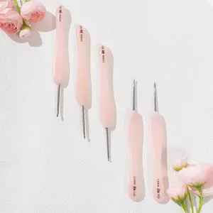 Ergonomic Resin Handle Crochet Hook, Stainless Steel Needle, Comfortable Grip, Smooth Stitching, Handmade Knitting Tool