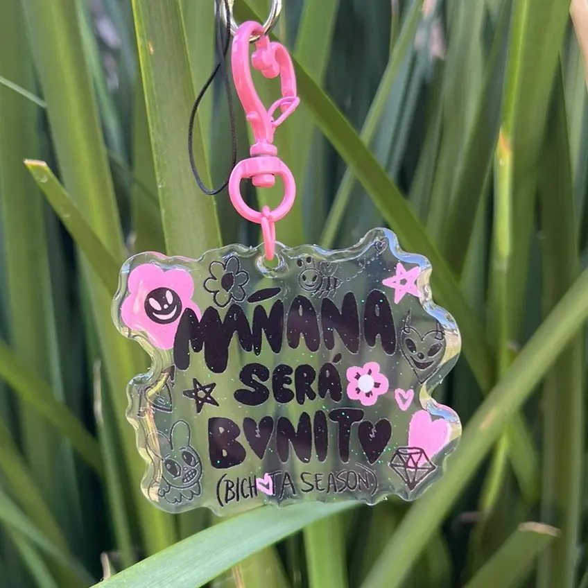 Mañana será bonito bichota tour key chain