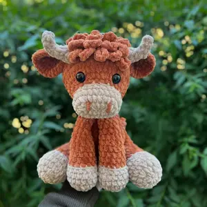 Crochet Sitting Highland Cow Amigurumi | Farm Animal Crochet | Cow Plushie Crochet