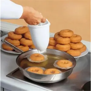 Donut Maker with Plunger Dispenser 10Cm Baking Tool for Uniform Donuts Easy Squeeze Creative Dessert Mold Kitchen Utensils