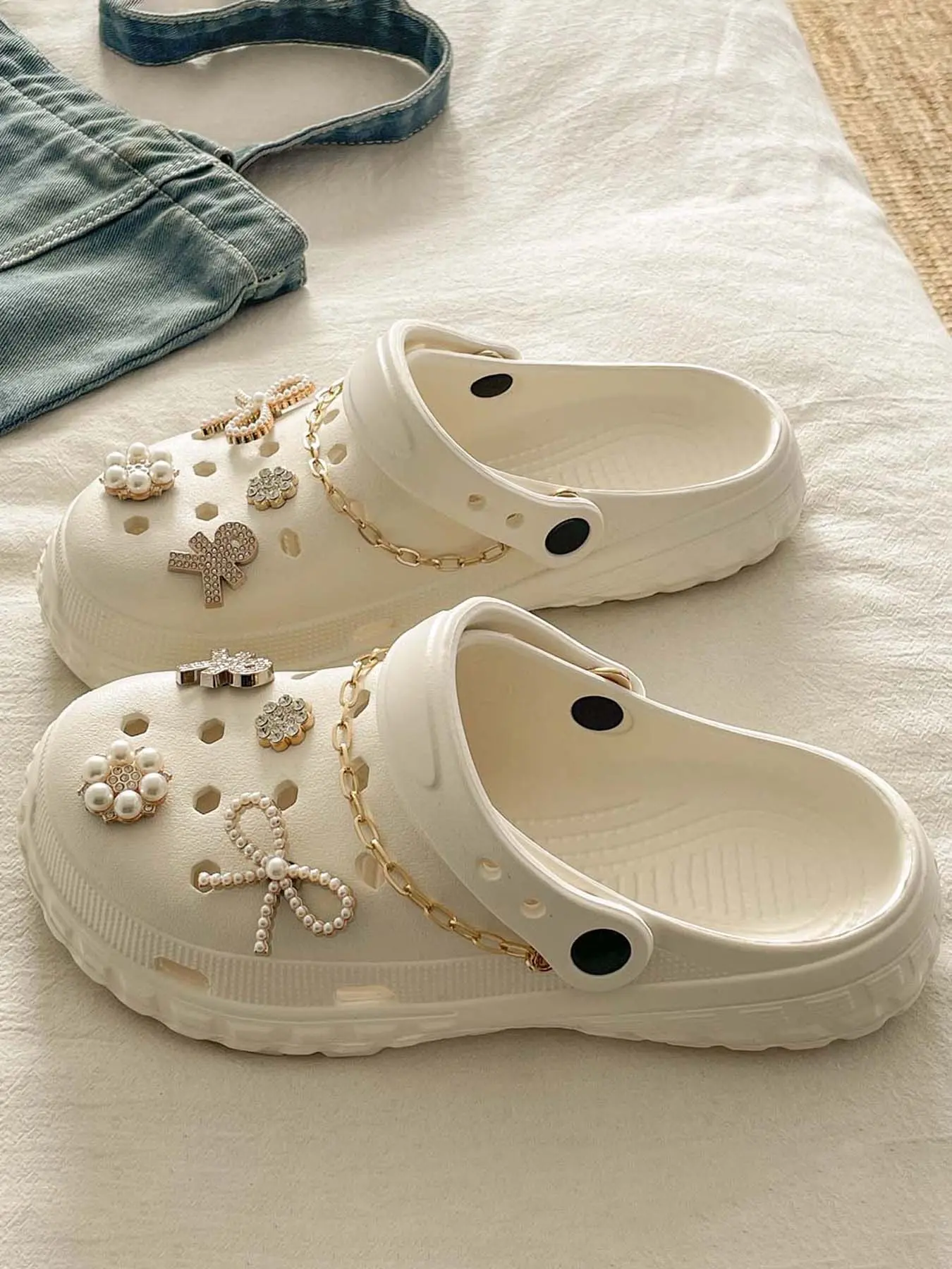 Chic Pearl & Chain Platform Clogs - Casual Slippers, Slip On Slippers, Outdoor Summer Slippers, Chain Decor Slippers, Luxe Aesthetic, Height Boost, DIY Charms, Trendy Summer Shoes!