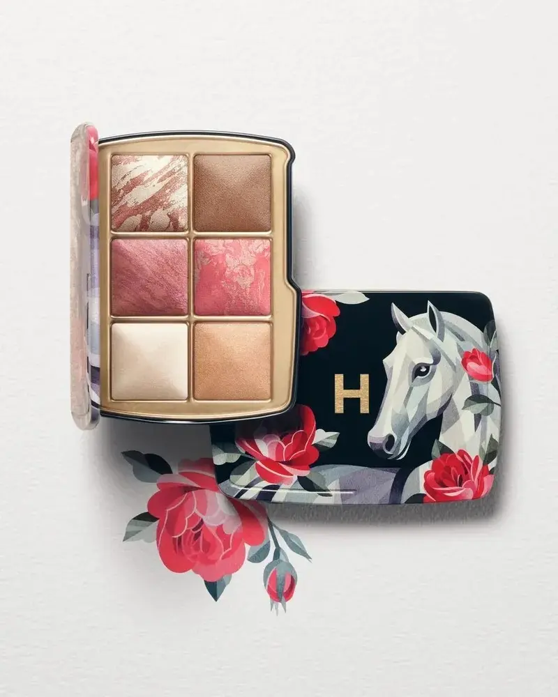 Hourglass Eyeshadow Palette - Lightweight, Blendable Cosmetic for Eye Makeup Looks, Radiant Beauty Product with Natural Finish and Glowing Makeup Effect
