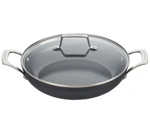 Le Creuset Esse ntial Non-Stick 3.5 qt Shallow Braiser w/ Gla