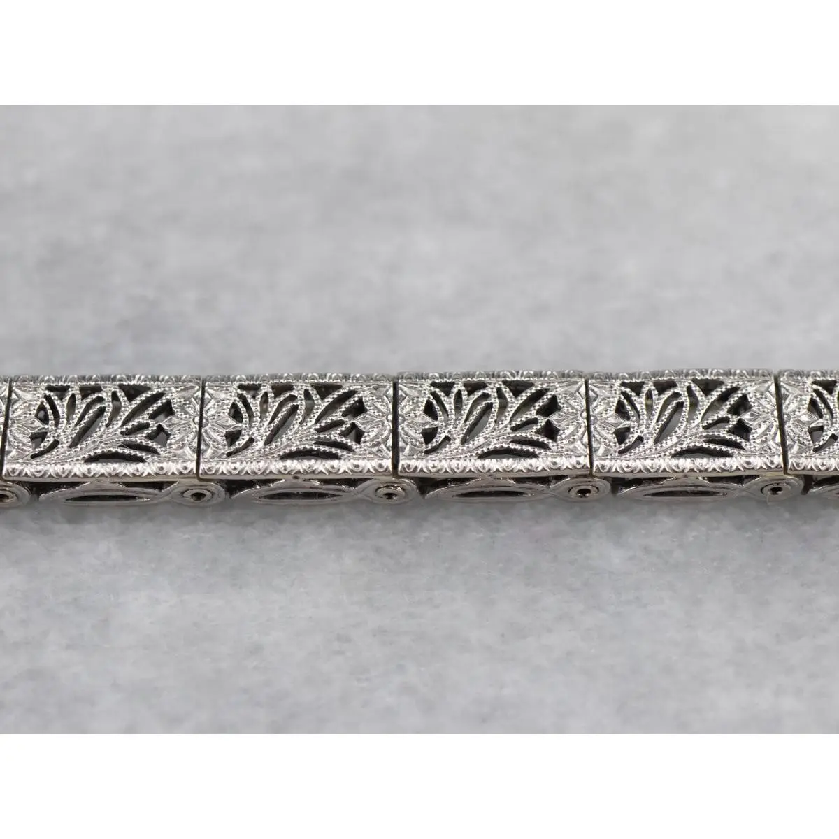 Art Deco White Gold Filigree Panel Link Bracelet