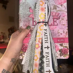 Floral print pattern Bible Tassel