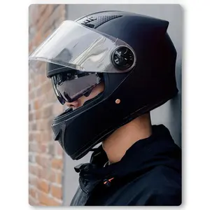 Winter Guardian Full Face Motorcycle Helmet for Electric Bike Riders, 54-61cm Size, Aerodynamic Shell, Anti-Fog, Thermal Lock Protection, Adjustable Pad