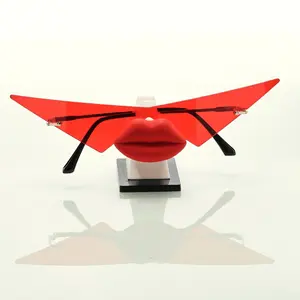 Lighting Red Triangle Sunglasses