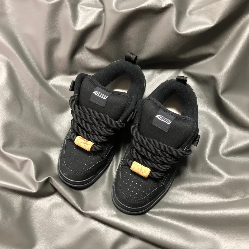 Black low cut thick soled bread shoes, men's lace up trendy casual board shoes, comfortable and breathable oversized sports canvas shoes