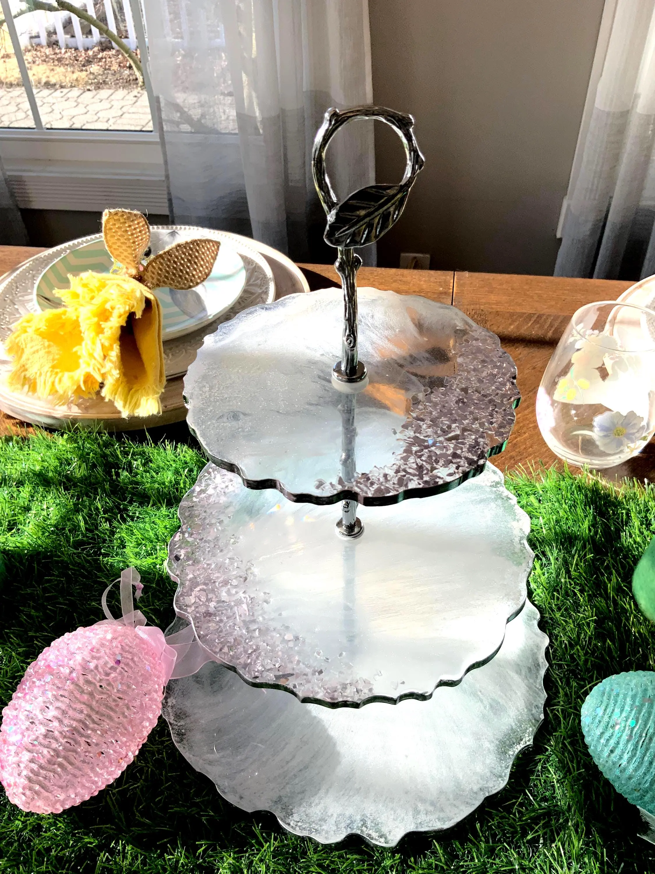 3-Tier Pink Crystal Glass Serving Tray (10” Diameter Bottom, 8” Diameter Middle) – Ideal for Tea Party, Plates & Kitchen Tableware Display, Tiered Trays for Presentation, Round Layers