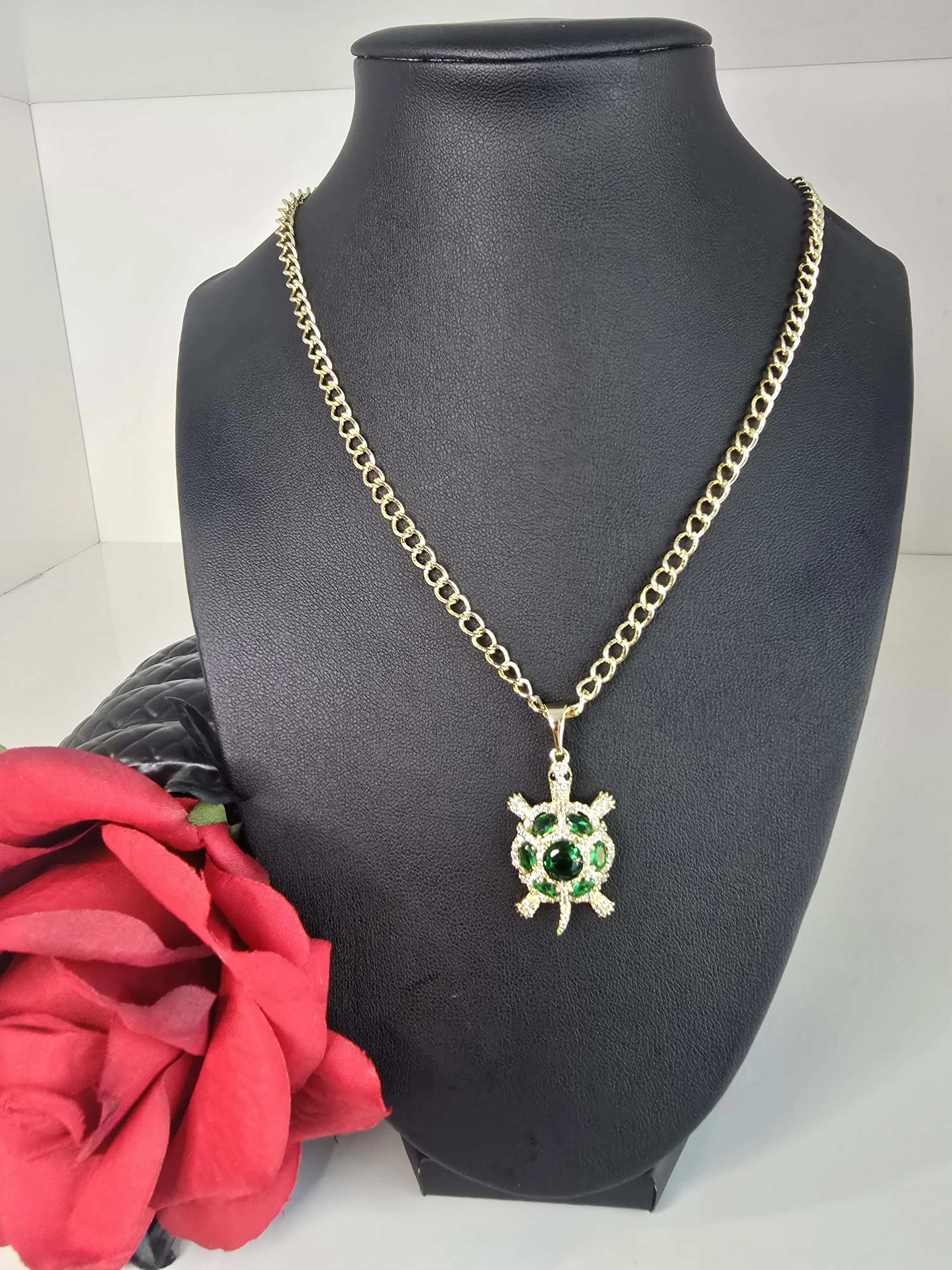 14k Gold-Plated Stainless Steel Laminated Chain Necklace with Turtle Pendant for Daily Use
