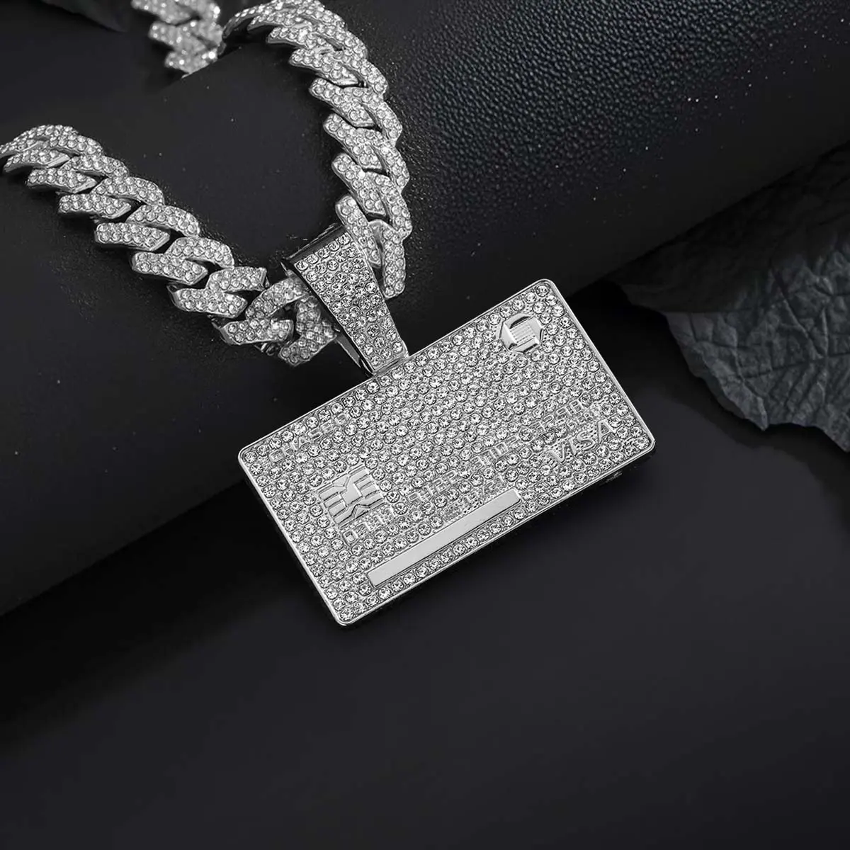 Hip-hop Style Men's Accessories & Necklaces for Women, Gold-plated Costume Piece with Rhinestone Card Pendant and Oversized Clasp, Jewelry For Women, Chain, Bold Clasp, Brilliant, Blinged Out Style, Decorative Necklace, Crystal