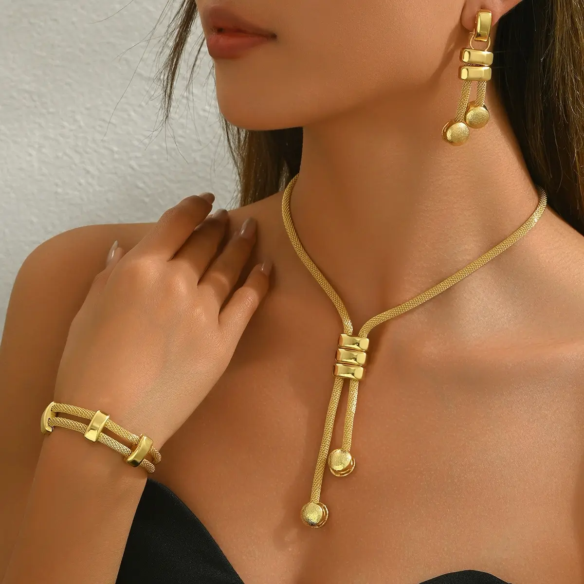 Gold Plated Fashion Jewelry Set Women Elegant Minimalist Jewelry Set, 4 Counts/set casual Trendy Pendant Necklace & Dangle Earrings &Layered Bracelet