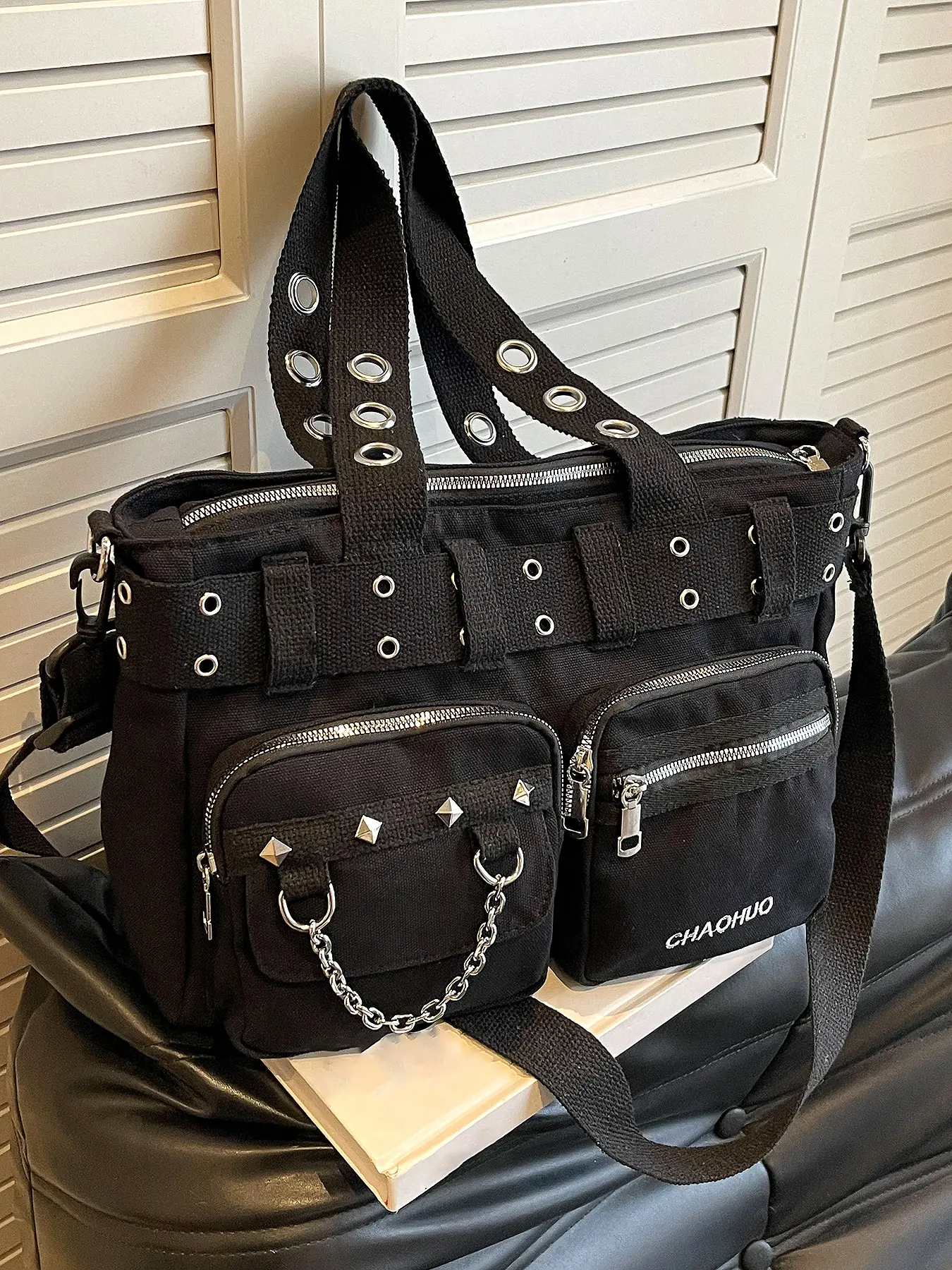 Motorcycle Style Black Handbag, Multi-pocket Rivet Chain Decoration, Trendy Shoulder Crossbody Bag, Cross body bags, Available in Multiple Colors, Suitable for Daily Commuting, Shopping, Crossbody with Chain