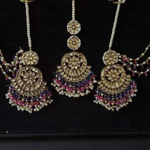 traditional sheesh kudan chaand bali with tika