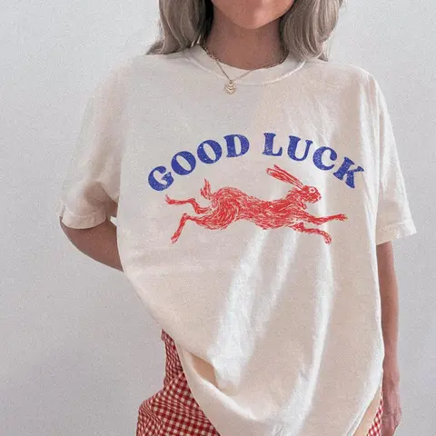 Comfort Colors Good Luck Lucky Rabbit Tee, Easy Tiger T-Shirt, Cool Women's Retro Western Aesthetic Graphic Tee Gift for Trendy Girls