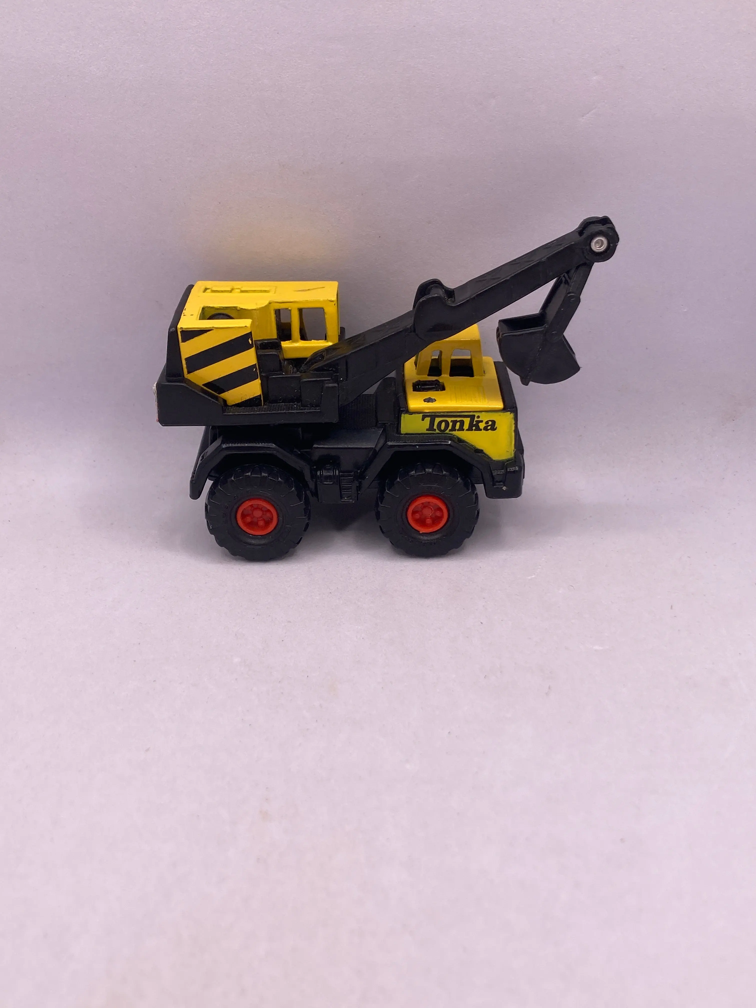 Maisto Excavator Diecast