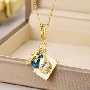 Women's Travel-Themed Necklace - Gold Camera and Passport Charms with Airplane Charm, Interwoven Chain, Elegant Bohemian Style Jewelry Gift for Travelers, Perfect Birthday/Christmas Present for Female Travelers (Copper Plated, Non-Tarnish, Suitable for Al