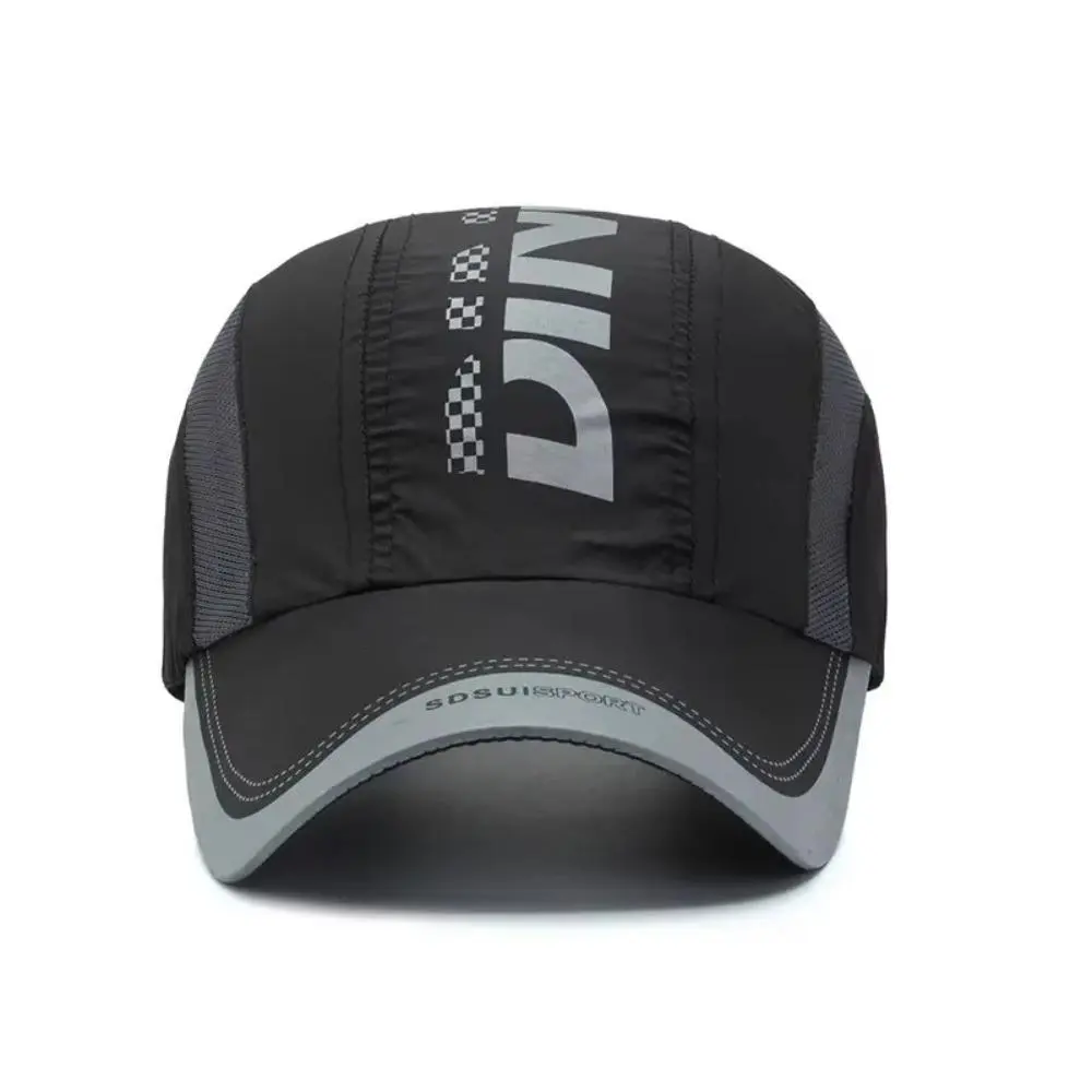 Casual Polyester Mesh Baseball Cap for Men and Women, Lightweight and Breathable Outdoor Sports Hat with UV Protection, Quick-Drying Fabric, Sports Outdoor Hats, Mesh Snapback, Lightweight Sun Hat