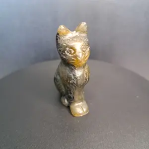 Mystical Illumination: Labradorite Cat Carving - Intuitive Elegance