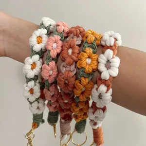 Boho Daisy Flower Macrame Wristlet