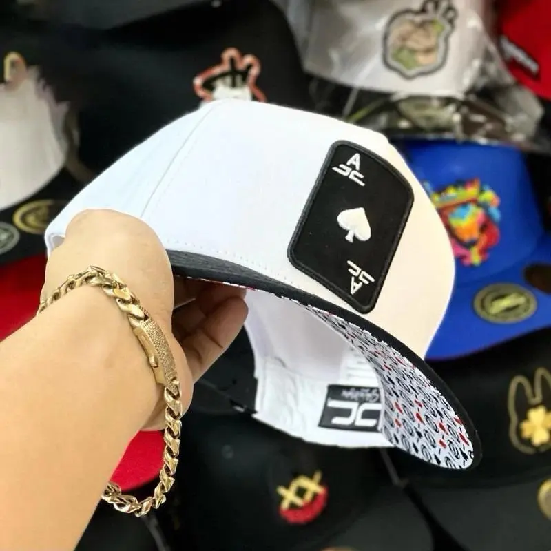 Card King Playing Card Trucker Cap, Premium Poker Ace Graphic Snapback Hat, Stylish Baseball Cap for Men and Women, Trendy Streetwear Headwear, Hip Hop Fashion Accessory, Casual Everyday Outdoor Wear, Unique Gift for Card Lovers