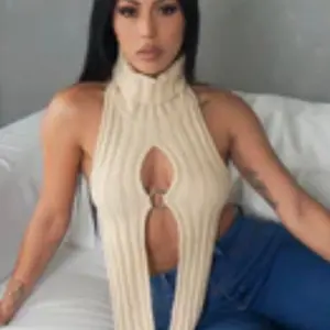 KNITTED TURTLENECK CROP TOP - BEIGE