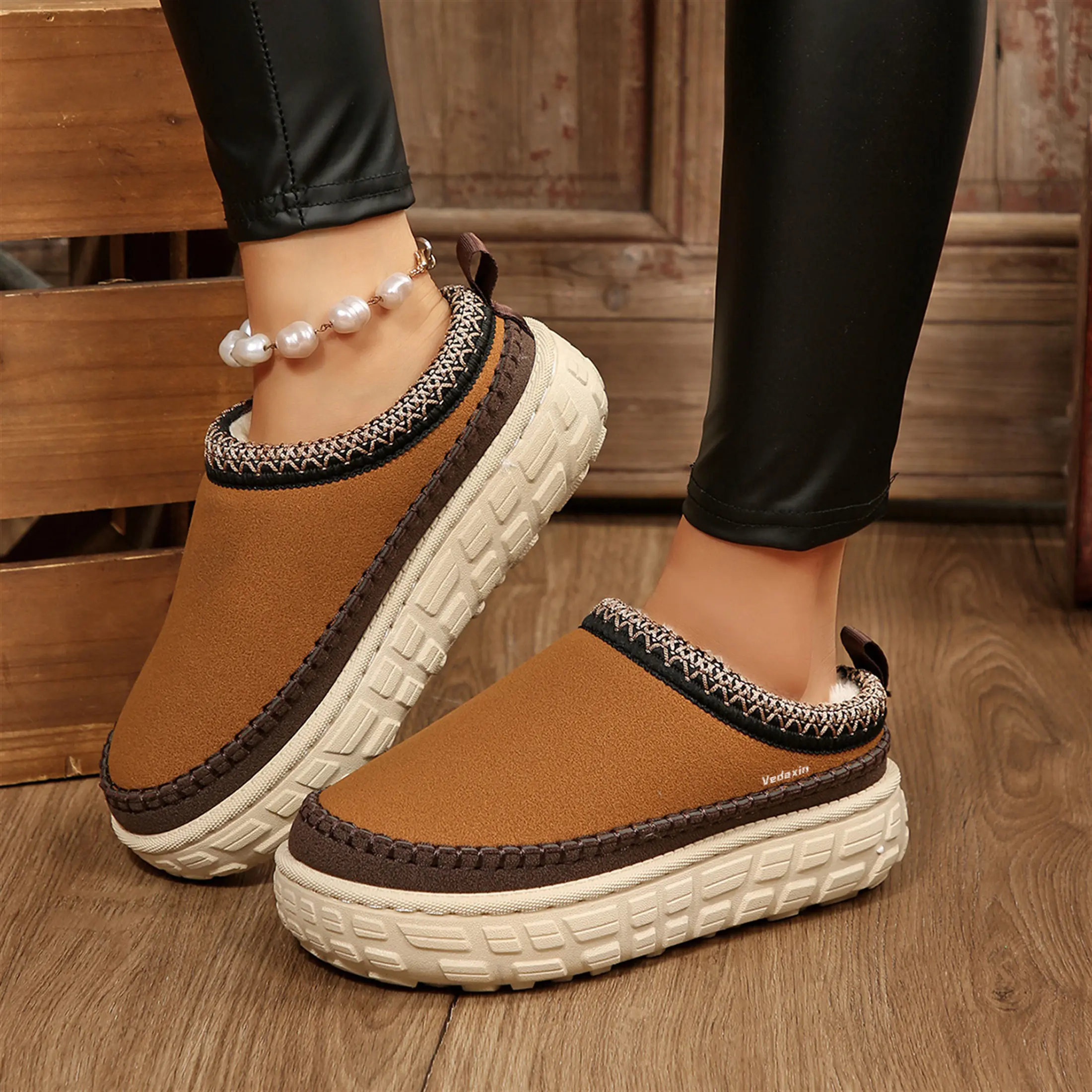 Comfy Platform Clog Slippers for Women Fleece Lined Warm House Indoor Outdoor Shoes Non-Slip Thick Sole Mini Snow Boots Ideal for Cold Days