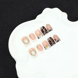 10Pcs Handmade French Press On Nails, Acrylic Fake Nails with Leopard Print & Pearls, Reusable Detachable False Nails, Y2K Bad Girl Style DIY Nails, Suitable for daily party attire, this exquisite gift comes with a nail kit for women