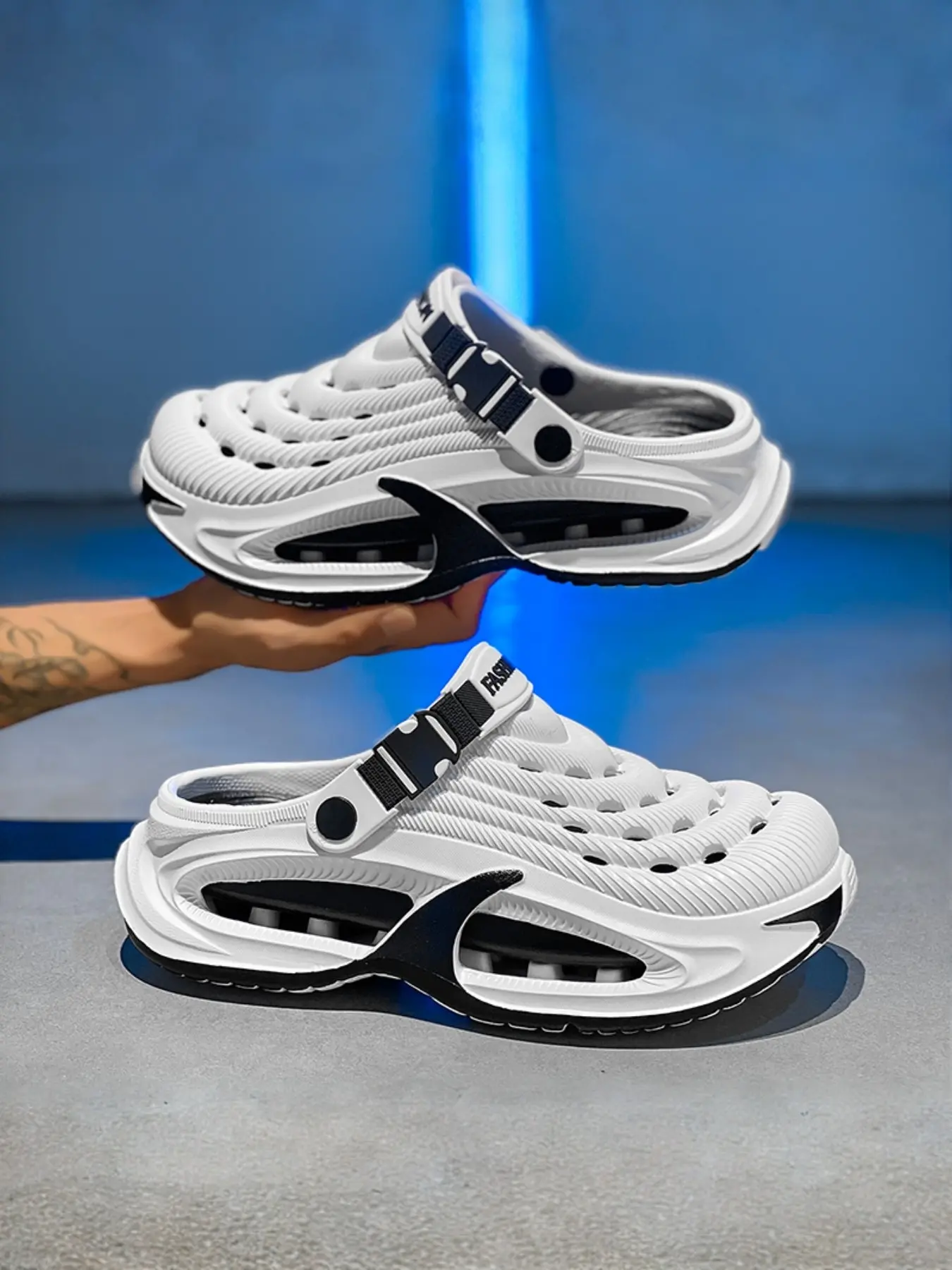 Men's Summer Sandals Slipper with Anti-Slip Thick Sole, Waterproof Hollow-Out Design, Comfortable Beach Resort Slippers and Outdoor Sports Shoes Footwear