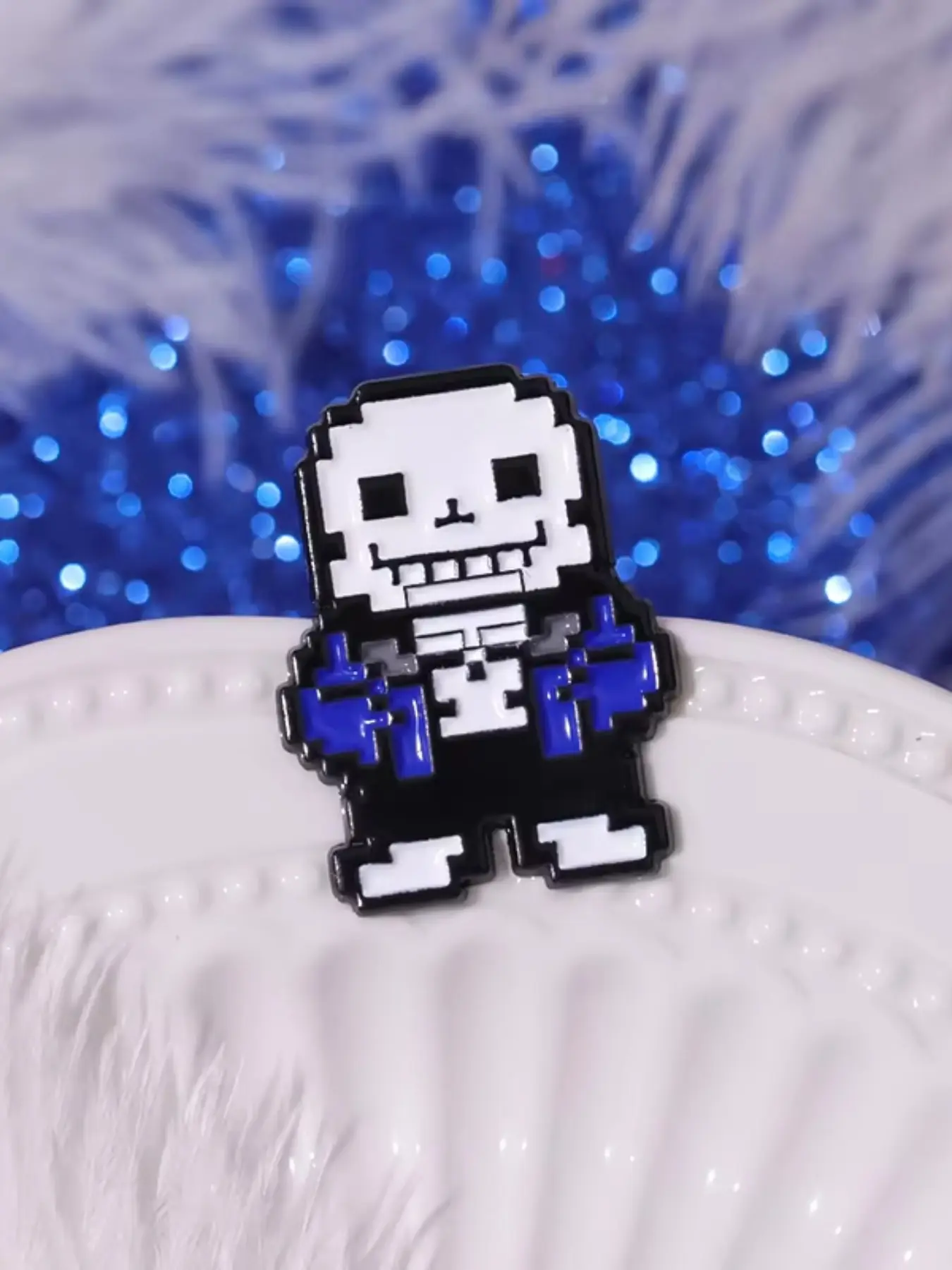 Undertale Sans Enamel Pin Badge, Cute Cartoon Pixel Game Character Brooch, Lapel Pins, Backpack Decoration, Kids Christmas Gift Idea