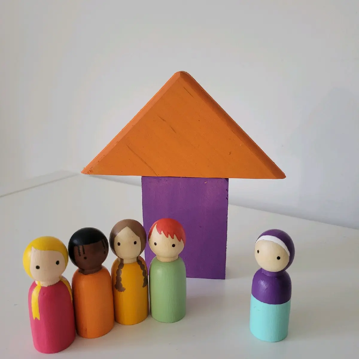 Multicultural peg dolls. Set of 10. Doll House Toys. Wooden Dolls Toys. Montessori Dolls. Peg Dolls.