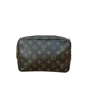 Pre-owned Louis Vuitton 23 Monogram Pouch Clutch Bag
