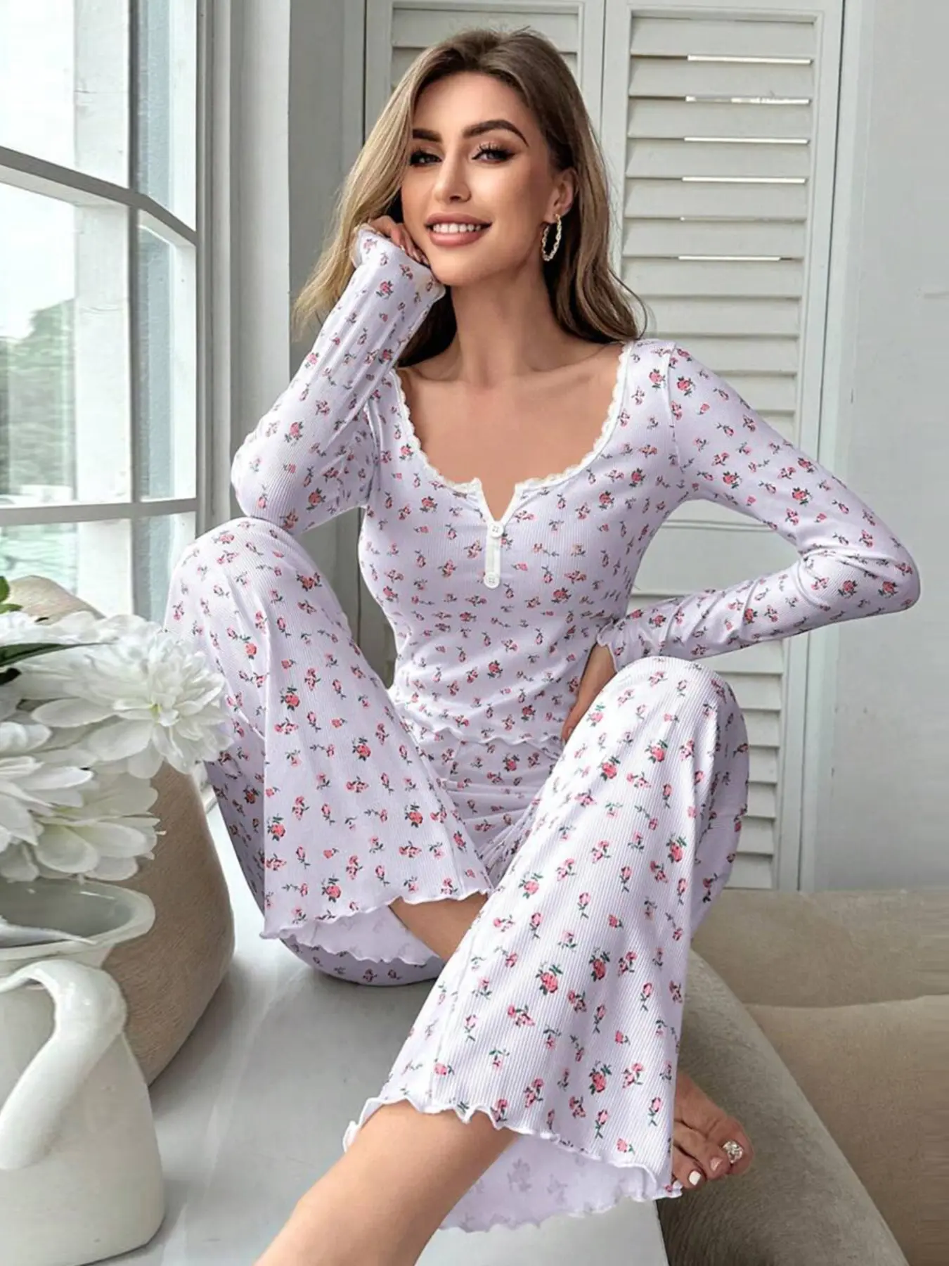 Women's Ditsy Floral Print Long Sleeve Fitted Pajama Set, Casual Pyjama Set, Nightwear Sleepwear Homewear, Soft Breathable Fabric, Casual Home Wear, Loungewear, Elegant & Comfortable Matching Sleepwear, Pajamas Home Wear for Daily Use
