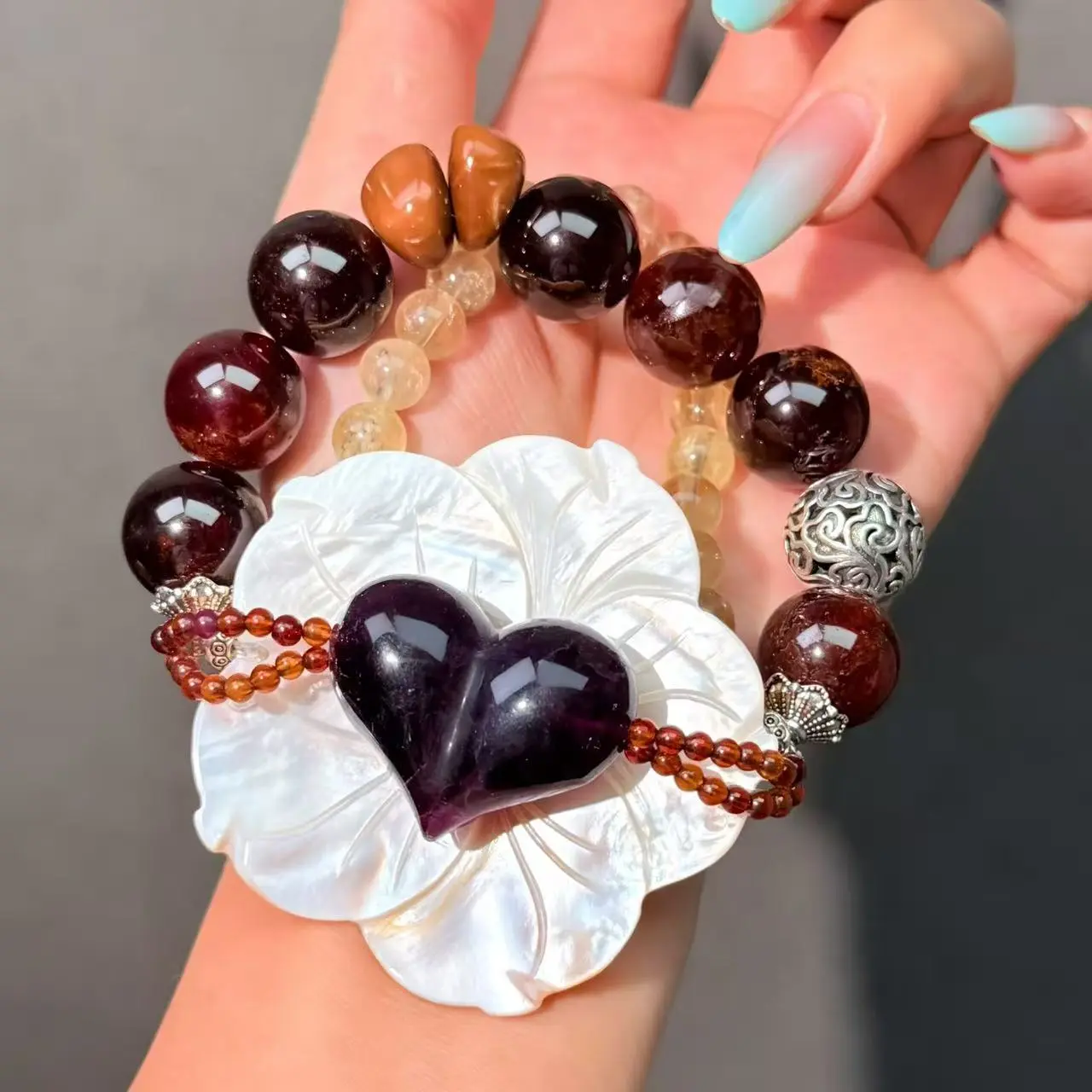 028 Garnet Fluorite Bracelet Energy Feng Shui Fashion Accessories Jewelry Bracelet Magnetic Beads Bracelet Gift